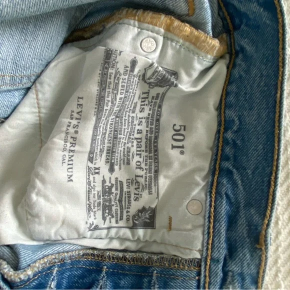 Premium Levis Shorts - Picture 9 of 10